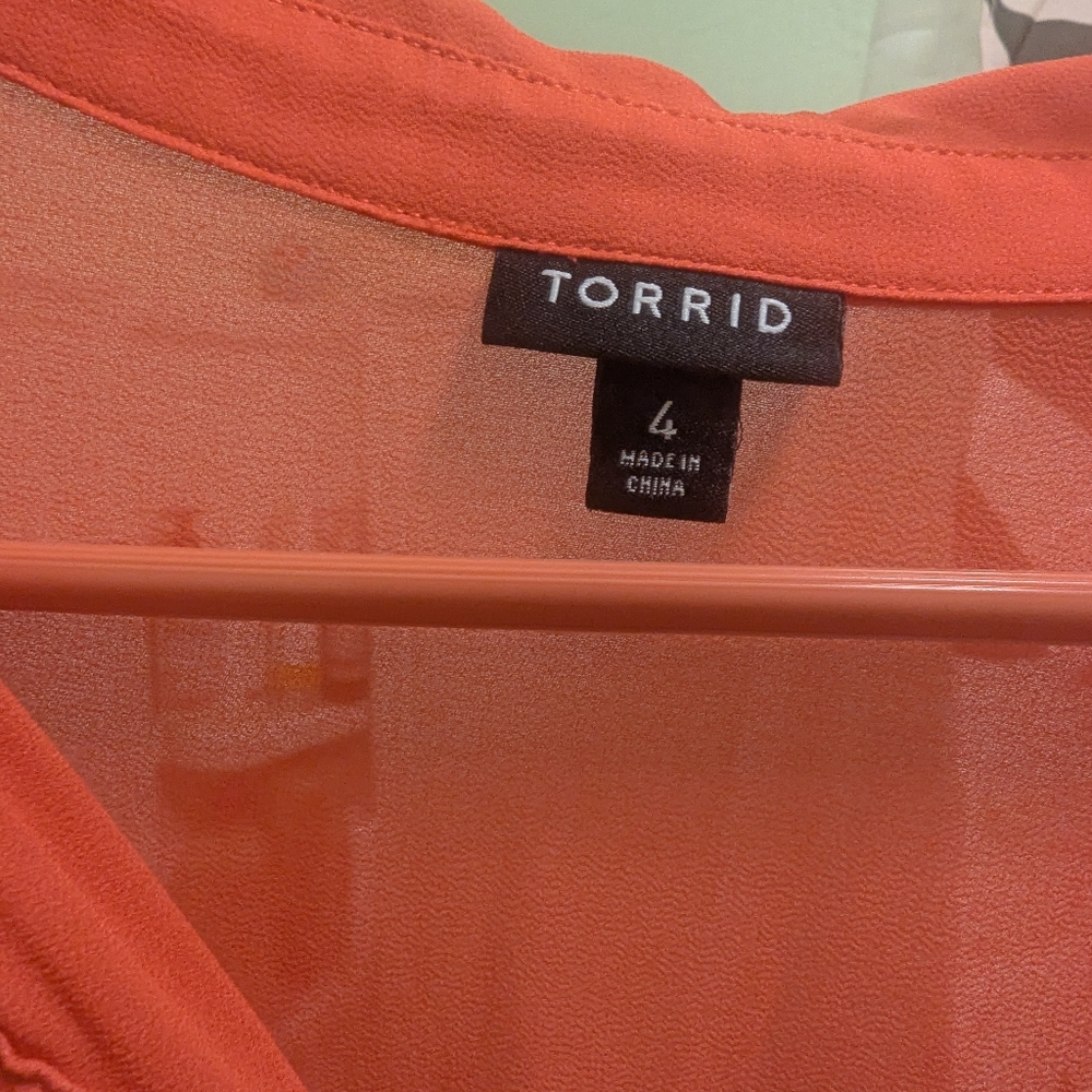 Torrid Coral Button down Tank - Picture 2 of 3